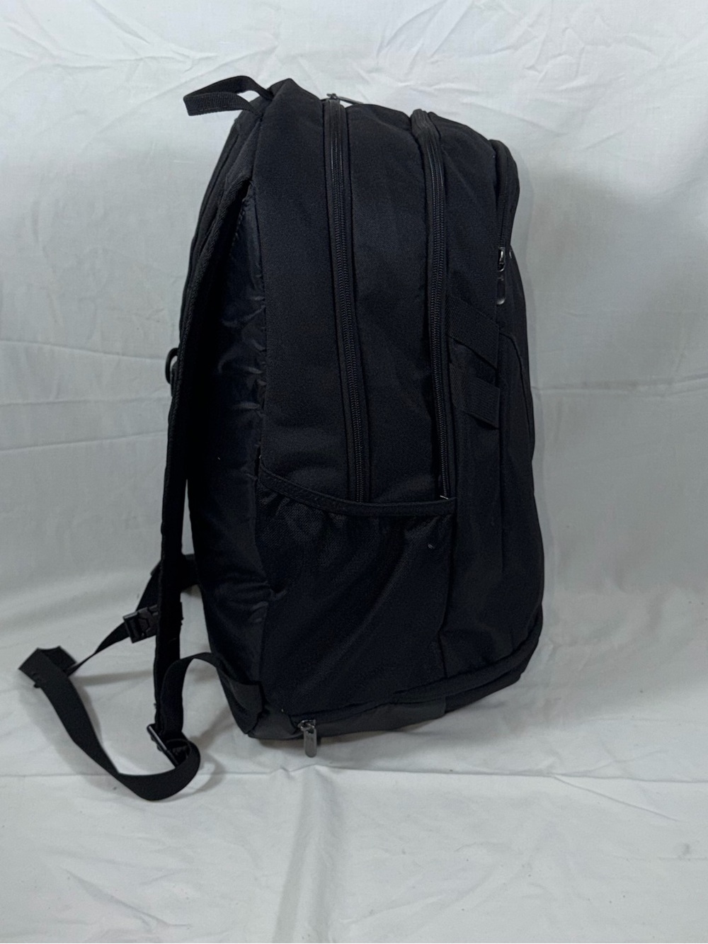 Under Armour Hustle 5.0 Team Backpack Black Volleyball Laptop Gym Bag - Picture 5 of 16
